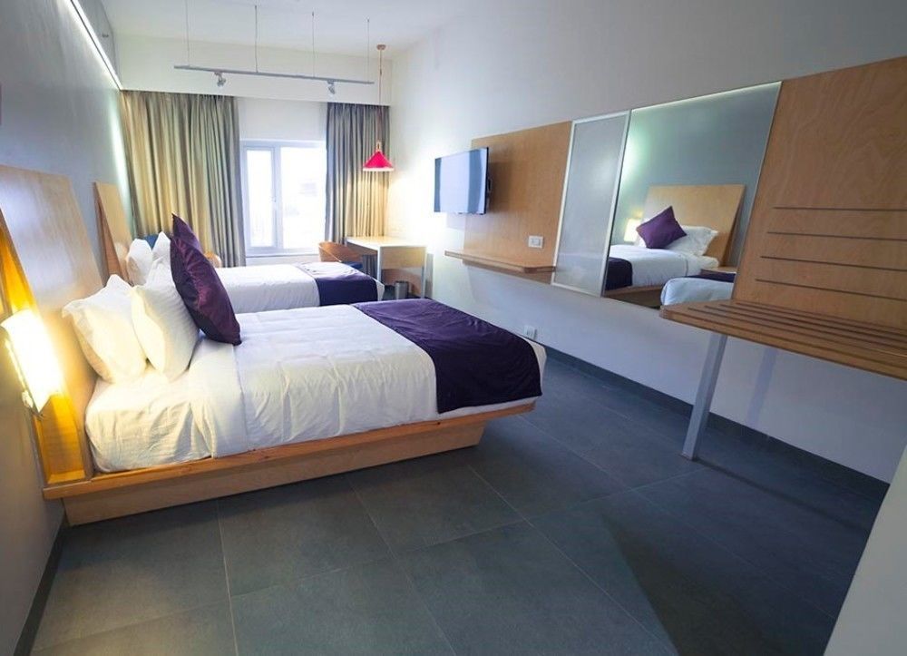 Hotel Aira Виджаявада Экстерьер фото
