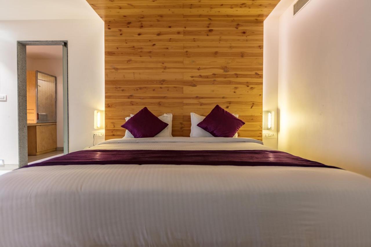 Hotel Aira Виджаявада Экстерьер фото